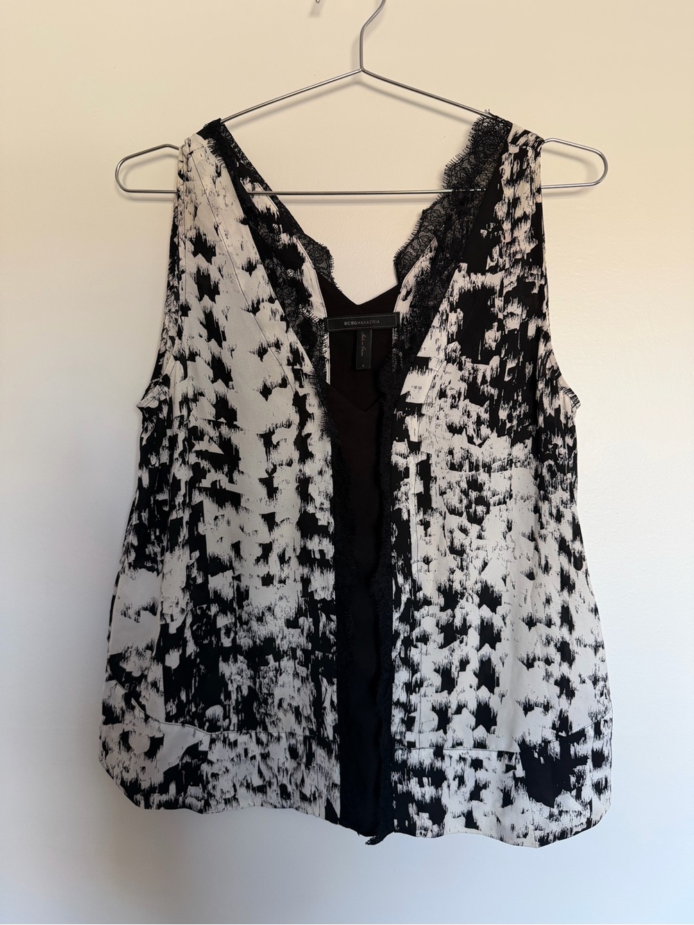 BCBGMaxAzria Black and White Printed Lace-Trim V-Neck Camisole